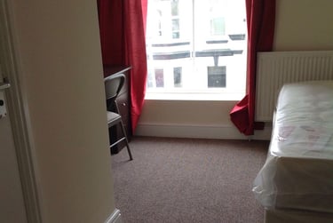 6 bed house, Hill Park Crescent, Mutley, Plymouth, PL48JP - Image 2